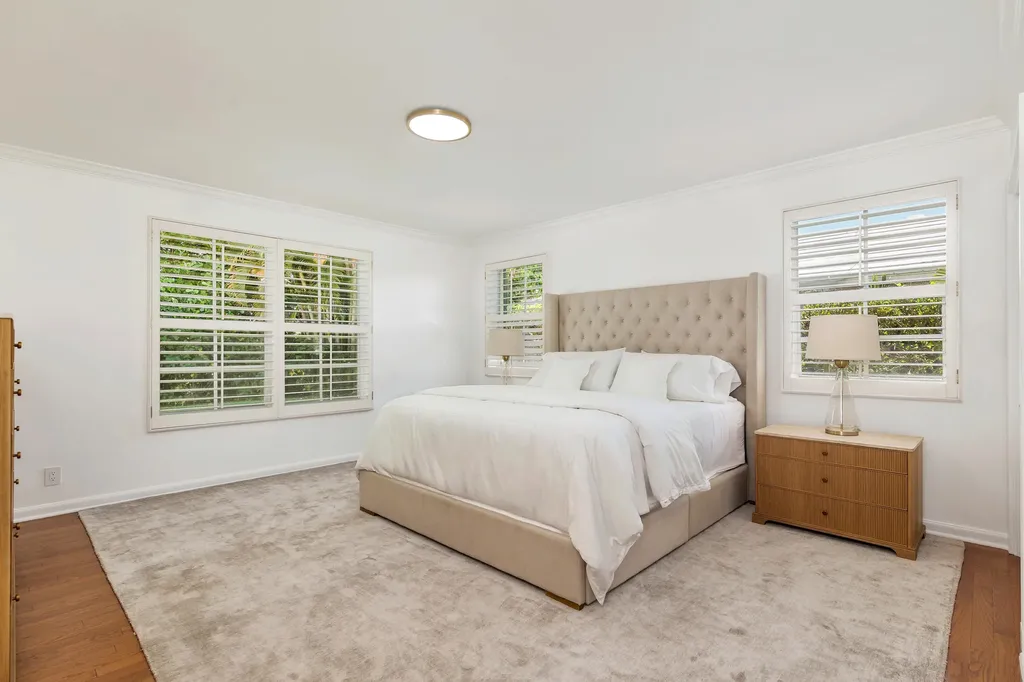 241 Via Linda Palm Beach FL 33480
