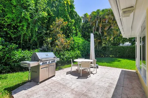 241 Via Linda Palm Beach FL 33480