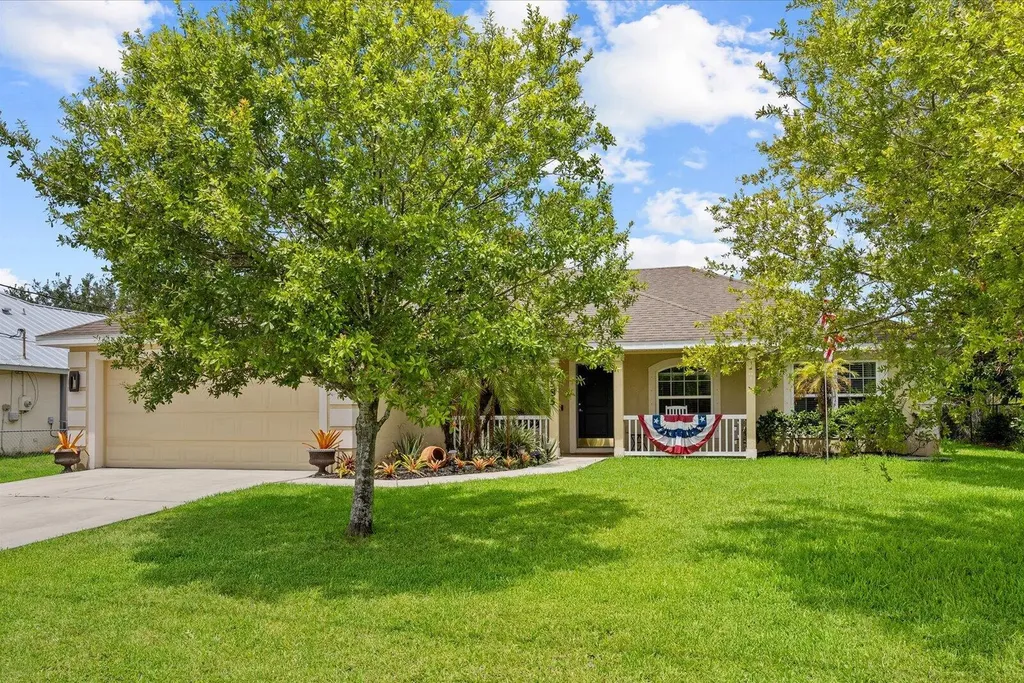 2585 SW National Circle Port St Lucie FL 34953