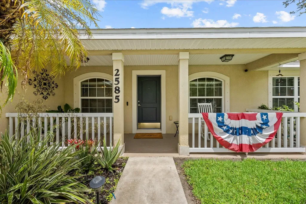2585 SW National Circle Port St Lucie FL 34953