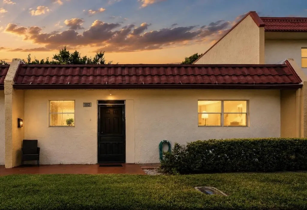 102 Lake Anne Drive West Palm Beach FL 33411