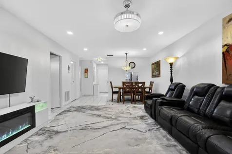102 Lake Anne Drive West Palm Beach FL 33411