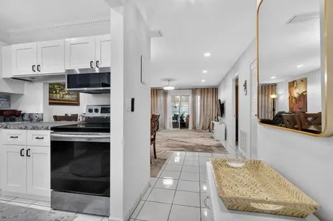 102 Lake Anne Drive West Palm Beach FL 33411