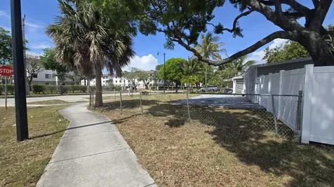 1933 NE 48th Street Pompano Beach FL 33064