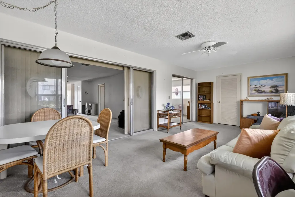 5800 W Fernley Drive Drive W Greenacres FL 33415