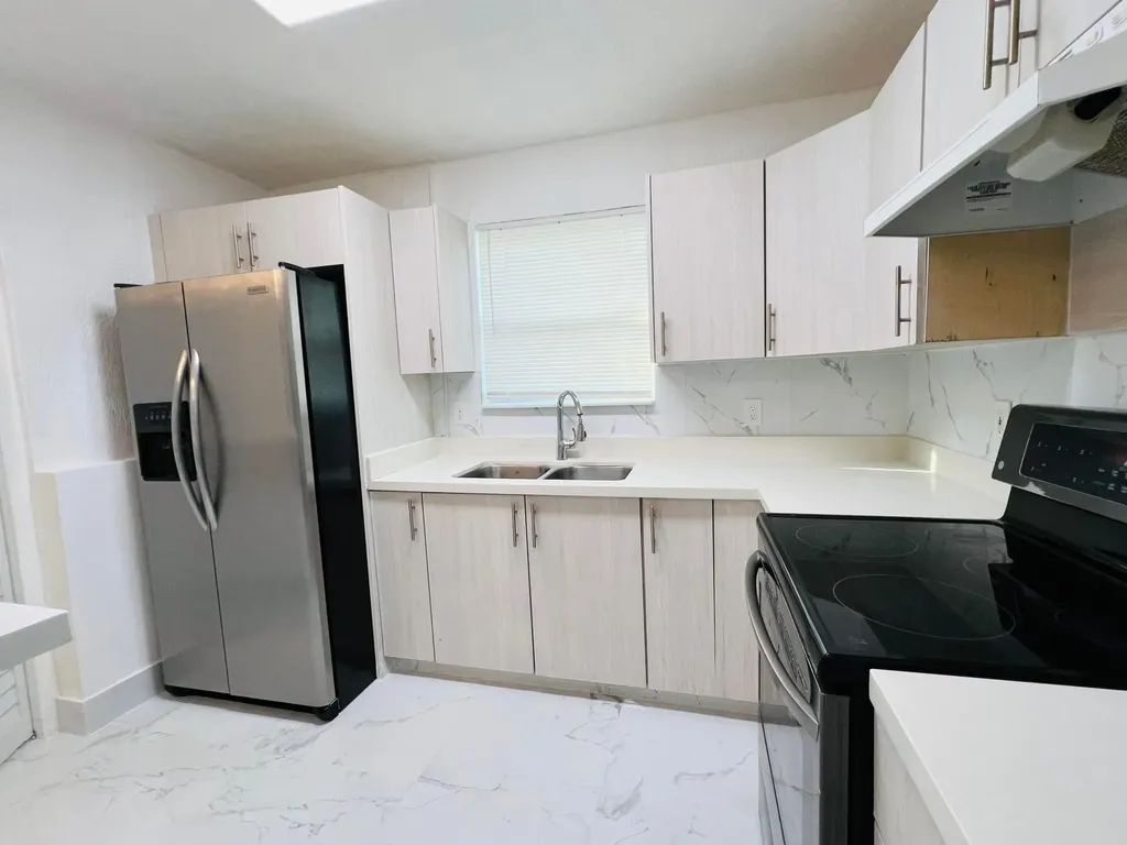 525 NW 22nd Avenue Fort Lauderdale FL 33311