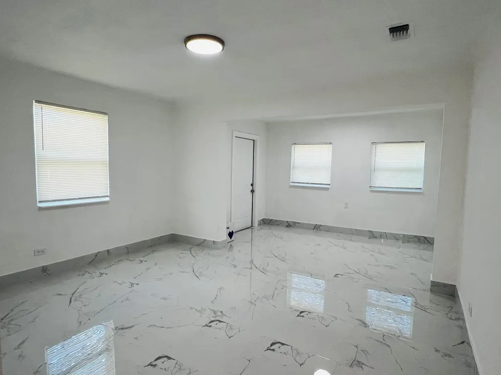 525 NW 22nd Avenue Fort Lauderdale FL 33311