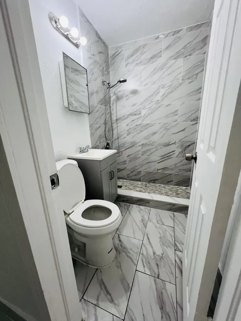 525 NW 22nd Avenue Fort Lauderdale FL 33311