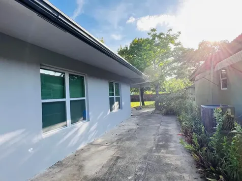 525 NW 22nd Avenue Fort Lauderdale FL 33311
