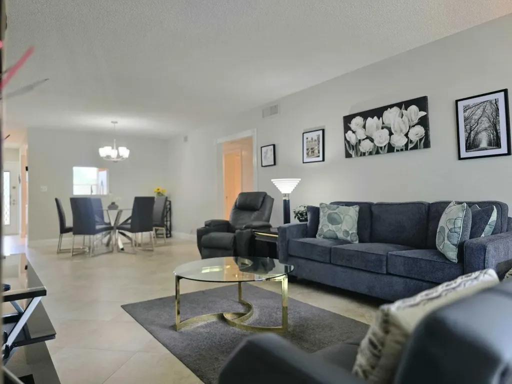2402 Antigua Circle Coconut Creek FL 33066