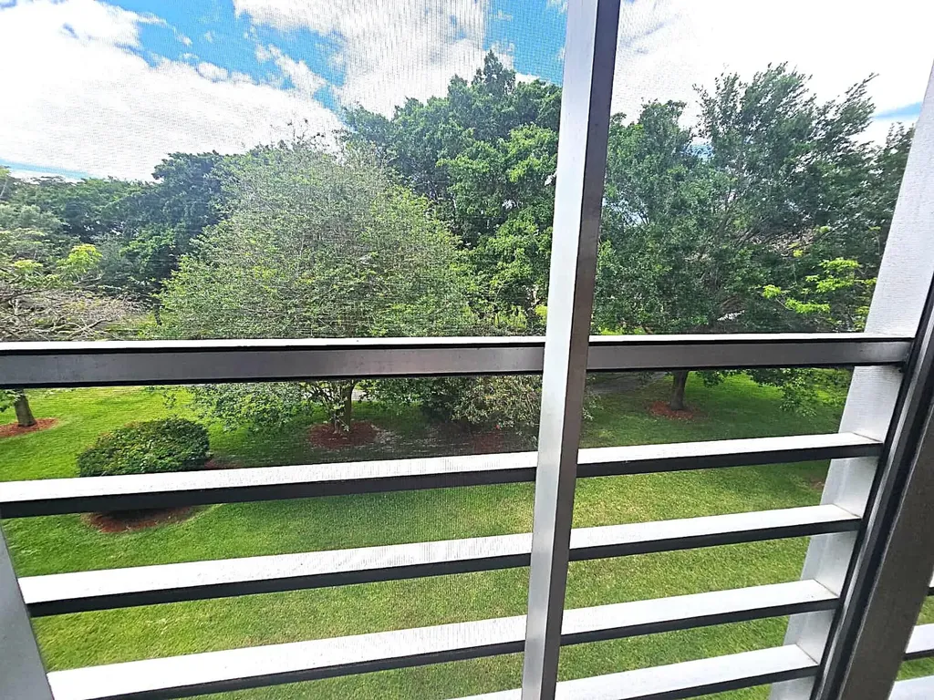 2402 Antigua Circle Coconut Creek FL 33066