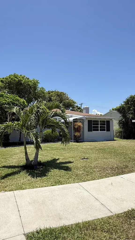 332 S Swinton Avenue S Delray Beach FL 33444