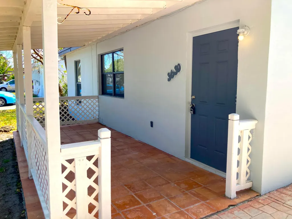 3630 SW 46th Avenue West Park FL 33023