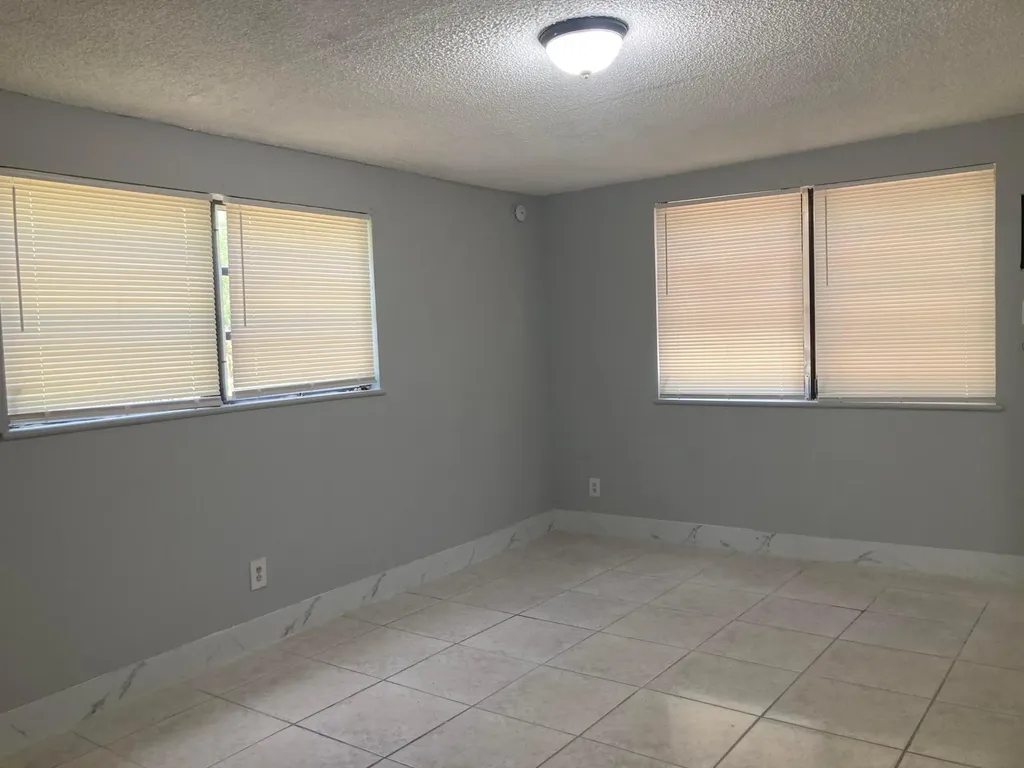 3630 SW 46th Avenue West Park FL 33023