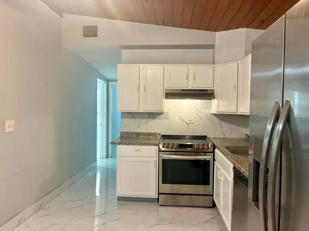 3630 SW 46th Avenue West Park FL 33023