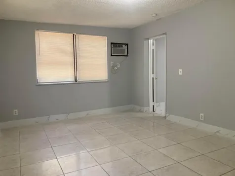 3630 SW 46th Avenue West Park FL 33023