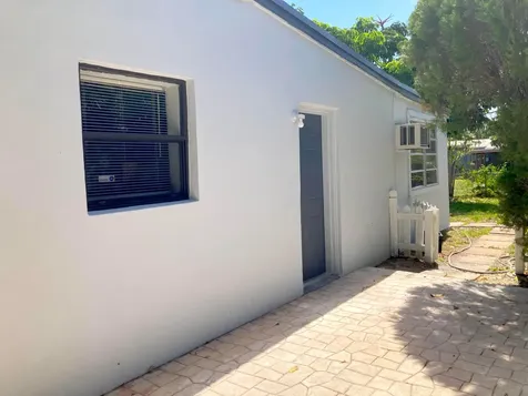 3630 SW 46th Avenue West Park FL 33023
