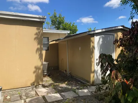 3630 SW 46th Avenue West Park FL 33023
