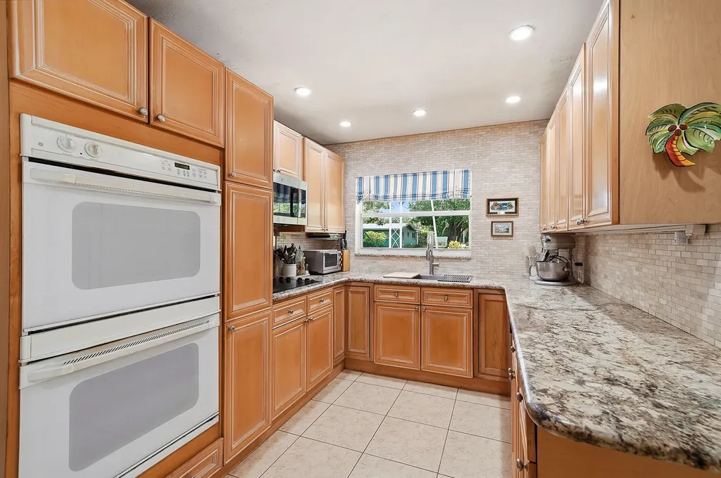 2417 NW 7th Avenue Wilton Manors FL 33311