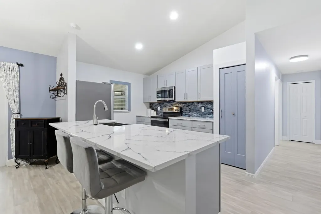105 SW Glenwood Drive Port St Lucie FL 34984
