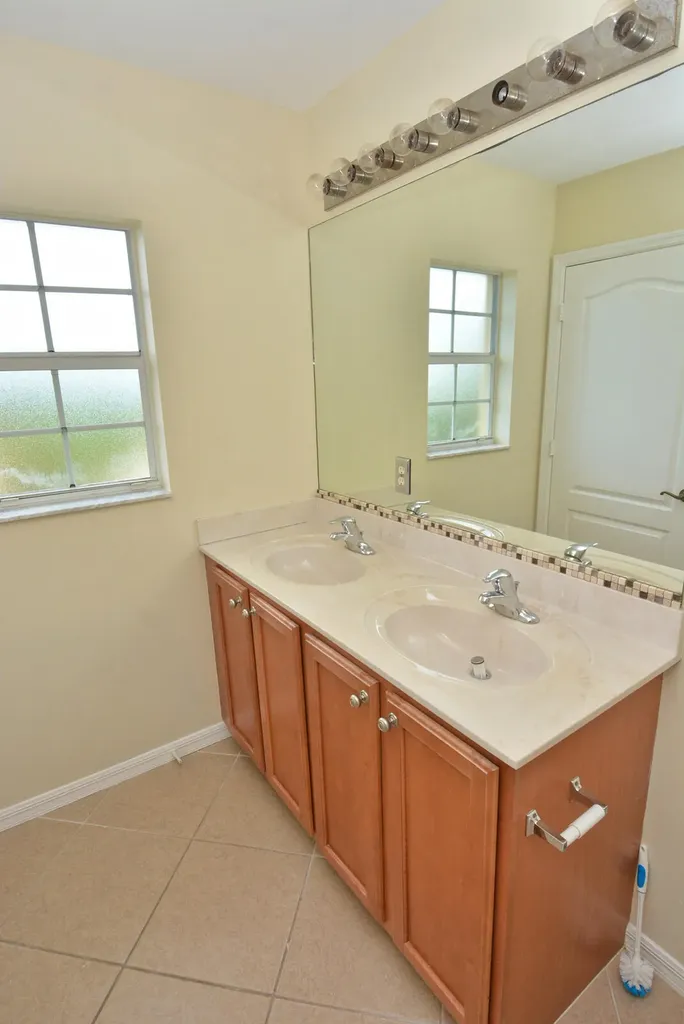2093 SE Fern Park Drive Port St Lucie FL 34952