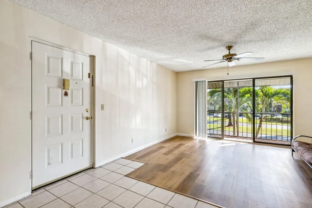618 Sea Pine Way Greenacres FL 33415