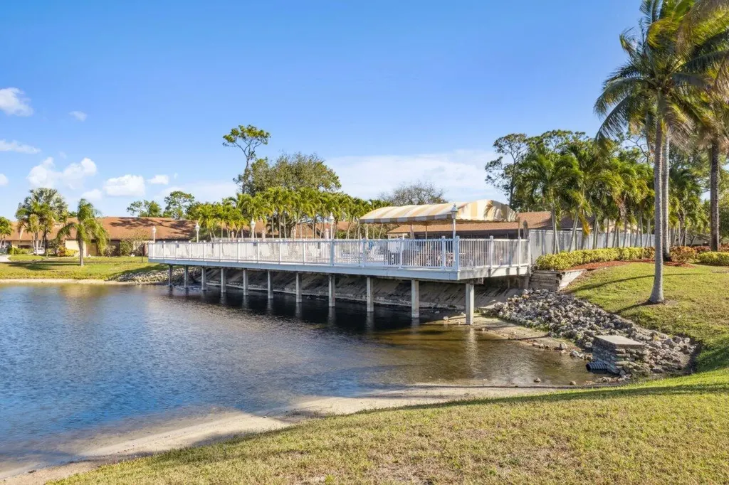 618 Sea Pine Way Greenacres FL 33415