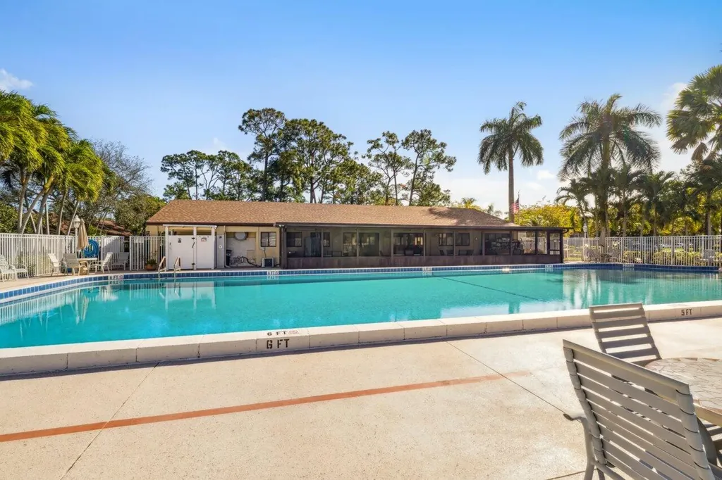 618 Sea Pine Way Greenacres FL 33415