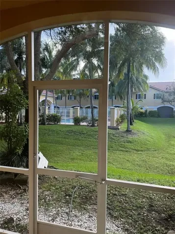 1721 SW 81st Terrace North Lauderdale FL 33068