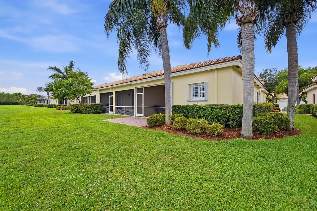 2340 Windjammer Way West Palm Beach FL 33411