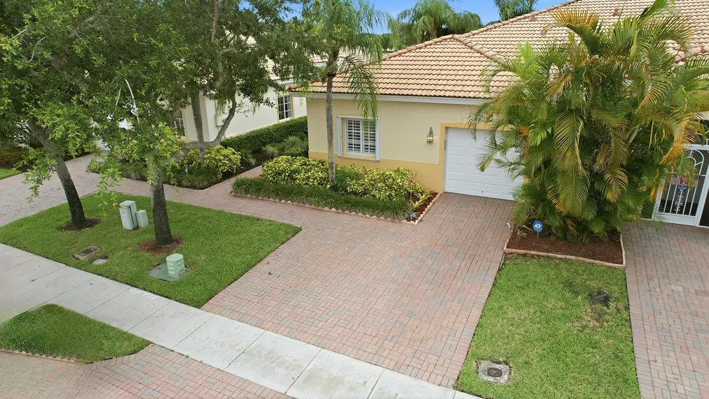 2340 Windjammer Way West Palm Beach FL 33411