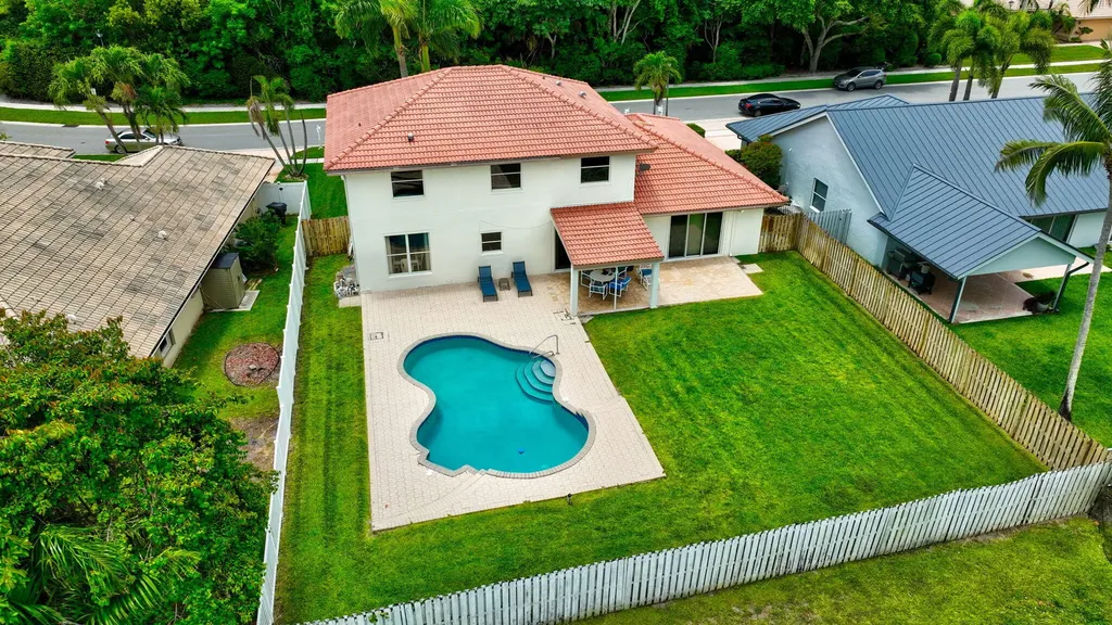 6305 Blue Bay Circle Lake Worth FL 33467
