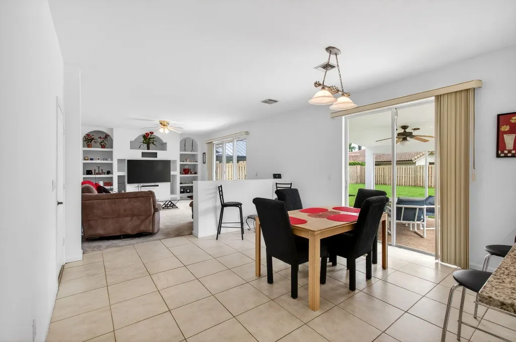 6305 Blue Bay Circle Lake Worth FL 33467