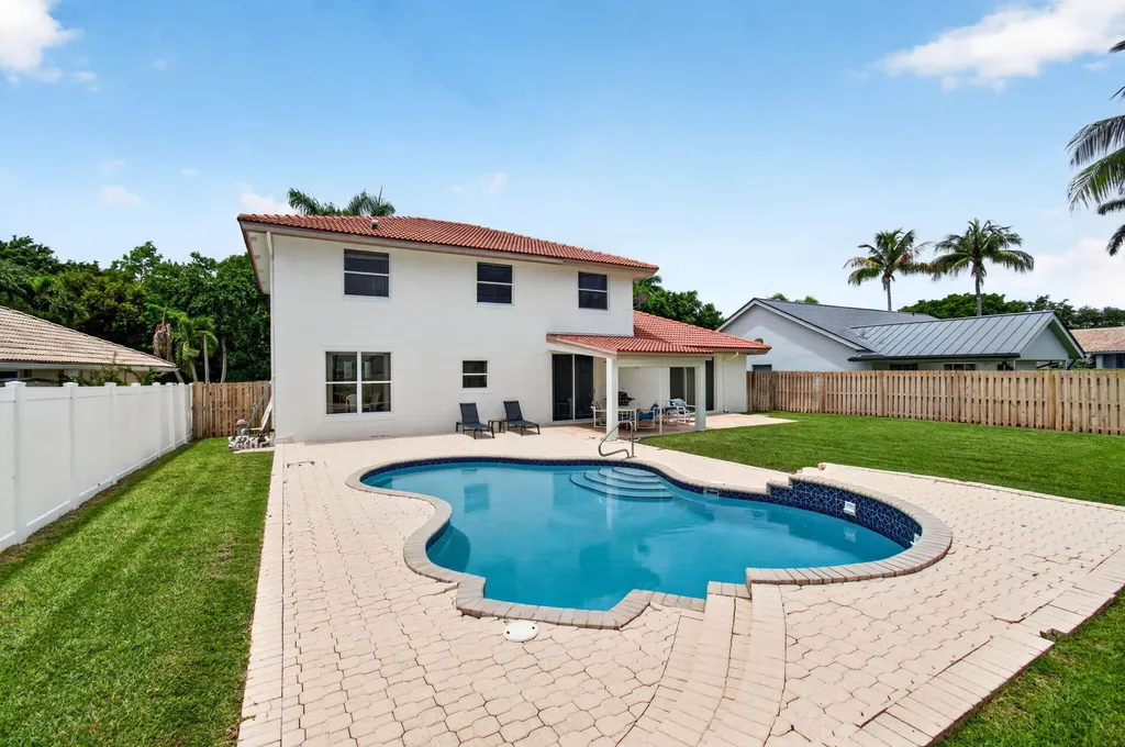 6305 Blue Bay Circle Lake Worth FL 33467