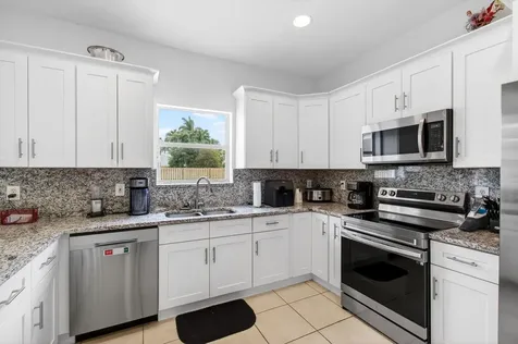 6305 Blue Bay Circle Lake Worth FL 33467
