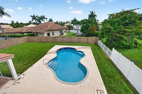 6305 Blue Bay Circle Lake Worth FL 33467
