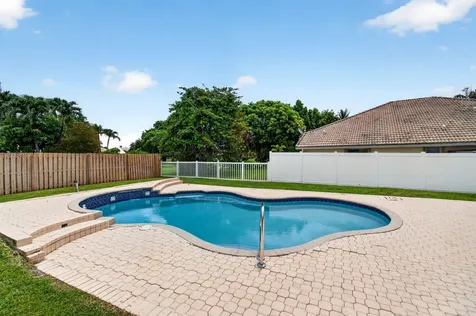 6305 Blue Bay Circle Lake Worth FL 33467