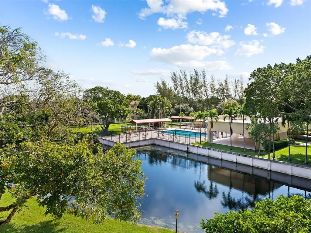 5750 NW 64th Avenue Tamarac FL 33319