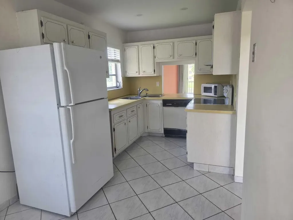 5750 NW 64th Avenue Tamarac FL 33319