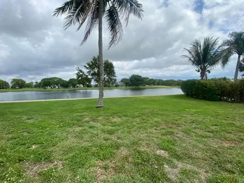 62 Willow Circle Boynton Beach FL 33436