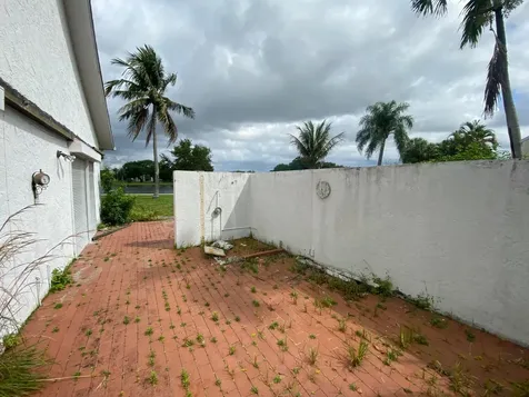 62 Willow Circle Boynton Beach FL 33436