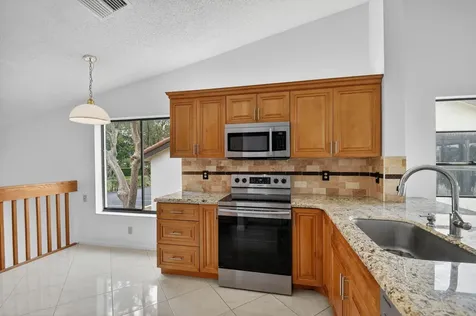 10231 N Circle Lake Drive Boynton Beach FL 33437