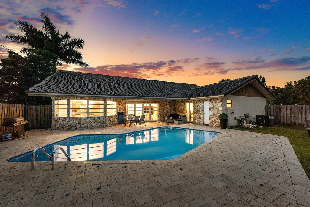 1006 SE 6th Street Deerfield Beach FL 33441