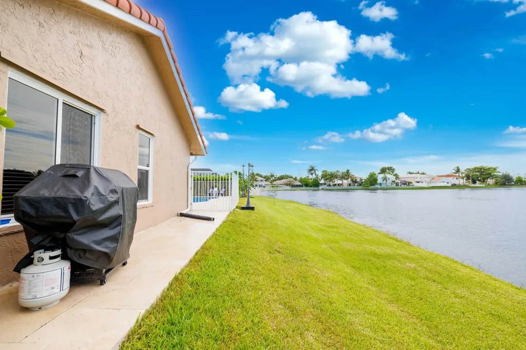 14211 Appalachian Trail Davie FL 33325