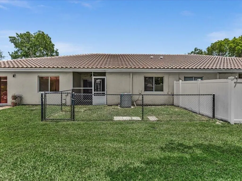4991 SW 32nd Avenue Dania Beach FL 33312