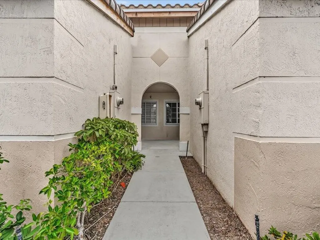 4991 SW 32nd Avenue Dania Beach FL 33312