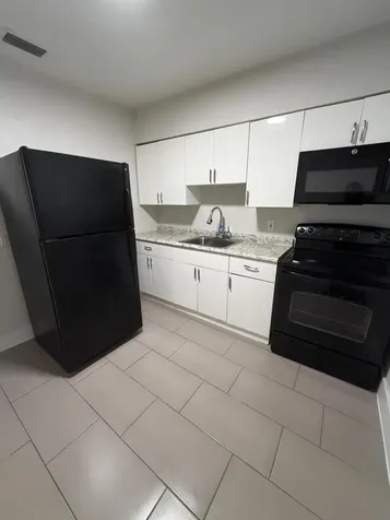 110 SW 7th Avenue Dania Beach FL 33004