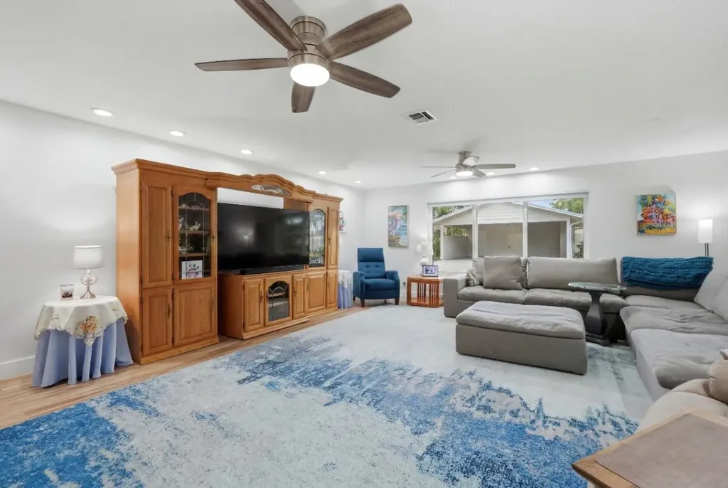 904 W Cypress Lane Pompano Beach FL 33069