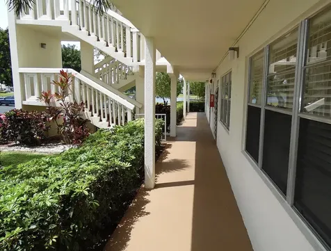 1037 Cambridge B Deerfield Beach FL 33442