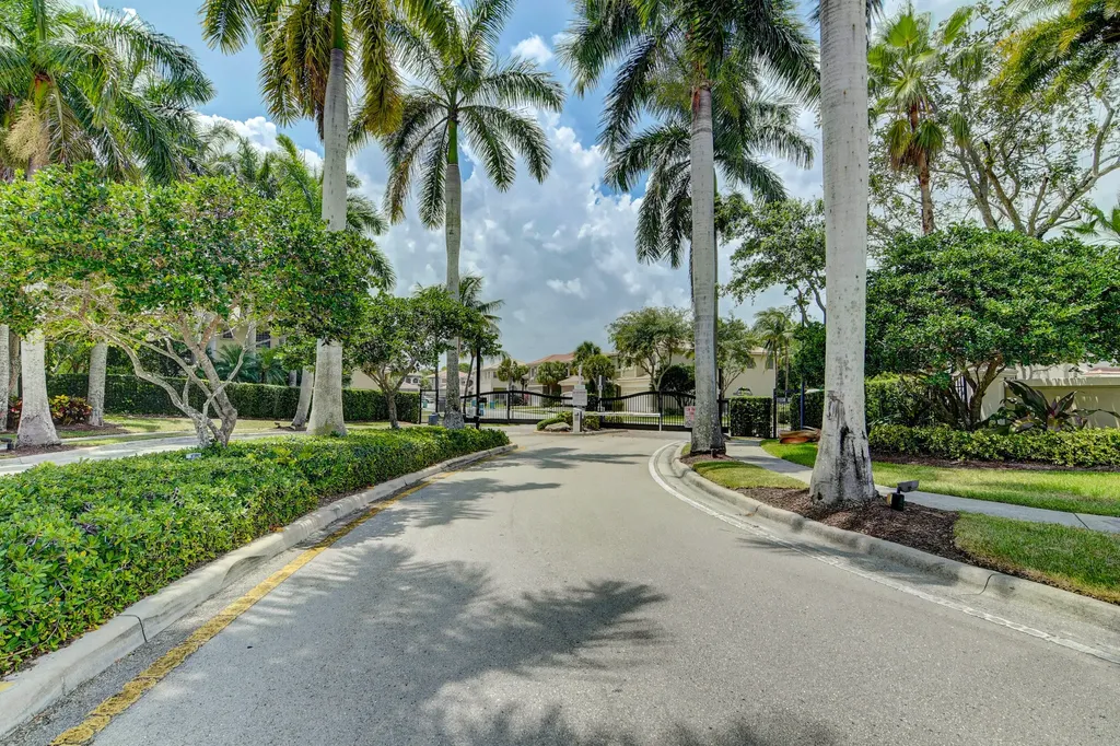 1088 Grove Park Circle Boynton Beach FL 33436